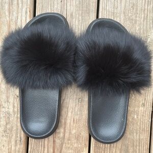 Summer Sale | Fluffy Fur Slippers. Get Yours 😘